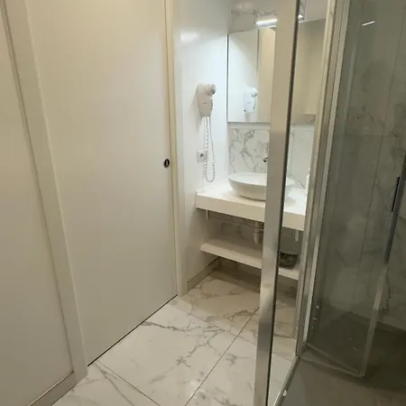 豪斯百思酒店